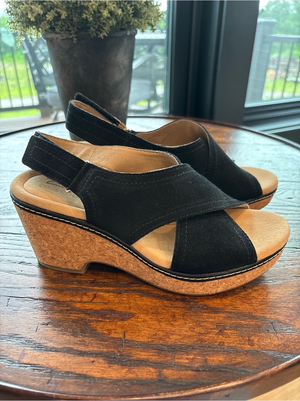 CLARKS Women’s Giselle Cove Sandals, Black Suede Cork Platform Wedge, Chic, 9 M